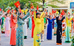 TPHCM: Đồng diễn áo dài chào mừng Ngày 20/10