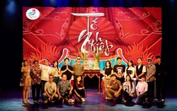 Nghệ sĩ Việt thành kính giỗ Tổ Sân khấu