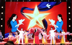 Lắng đọng chương trình nghệ thuật "Hoa tháng 10" tại Lễ kỷ niệm 95 năm thành lập Hội LHPN Việt Nam