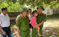 Bé gái 4 tuổi bị bố đẻ treo lên trần nhà, được công an giải cứu