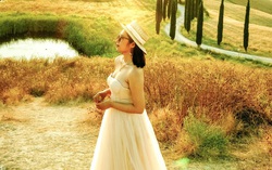 Cô gái trẻ biến đam mê du lịch khắp thế giới thành sự nghiệp