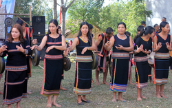 Nỗ lực đưa chính sách đến gần dân, xây dựng cộng đồng phát triển