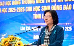 Trao hơn 100 suất học bổng Vừ A Dính cho học sinh dân tộc thiểu số ở Lào Cai