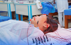 Nguy cơ méo miệng, liệt mặt khi thời tiết chuyển lạnh đột ngột