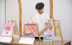 Giúp mọi người lắng nghe thế giới của trẻ tự kỷ qua từng nét vẽ