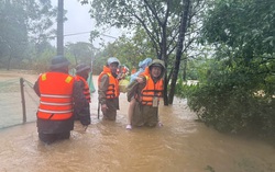 Công an TP Huế tập trung 100% lực lượng hỗ trợ người dân ứng phó mưa lũ