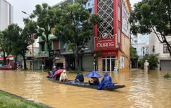 Huế đã di dời trên 4.450 người dân ở vùng ngập lụt, sạt lở đất