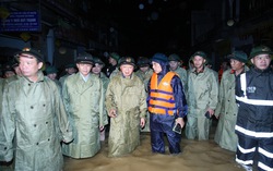 Phó Thủ tướng Trần Hồng Hà kiểm tra, chỉ đạo công tác ứng phó lũ lụt tại Huế