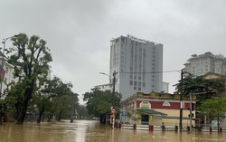 Huế: Mưa lũ làm 1 người chết, 1 người mất tích, 35.000 ngôi nhà bị ngập lụt