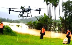 Quân khu 5 sử dụng thiết bị chuyên dụng máy bay không người lái cứu trợ vùng cô lập Trà My