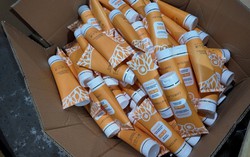 Phá đường dây sản xuất, buôn bán mỹ phẩm giả quy mô lớn tại TPHCM