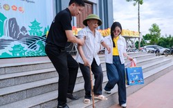 "Một tấm lòng - Ngàn hy vọng": Khi yêu thương hóa thành mùa hoa sau lũ