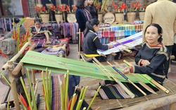 "Em là hoa của núi": Tôn vinh giá trị di sản của cộng đồng 54 dân tộc