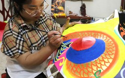Làm đầu lân mùa Trung thu: Quần quật 18 - 20 tiếng mỗi ngày