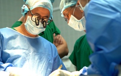 Con gái nén đau thương hiến tạng ba để cứu nhiều người