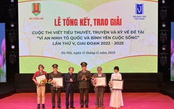Trao giải cuộc thi viết "Vì an ninh Tổ quốc và bình yên cuộc sống"