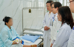 Y, bác sĩ Huế vượt bão lũ cứu mẹ con sản phụ nguy kịch