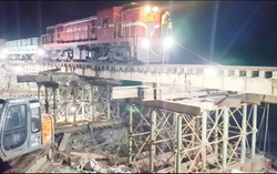 Thông tuyến đường sắt Bắc-Nam sau 4 ngày bị gián đoạn do bão số 13