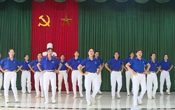 Vũ điệu truyền thông về phòng, chống tác hại thuốc lá của Hội LHPN xã Phúc Thọ, Hà Nội