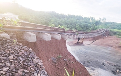 Hạ tầng đường bộ, đường sắt thiệt hại nặng nề sau khi ba cơn bão và mưa lũ đi qua