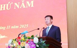 Ông Trần Huy Tuấn giữ chức Chủ tịch Ủy ban Nhân dân tỉnh Ninh Bình