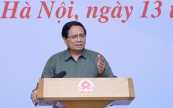 Thủ tướng: Khẩn trương xây dựng lại 1.900 nhà sập đổ, 67.000 nhà tốc mái cho đồng bào miền Trung