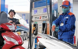 Giá xăng dầu đồng loạt tăng, RON95-III có giá mới là 20.576 đồng/lít