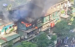 Kịp thời dập tắt vụ cháy căn hộ khu tập thể trên phố Phạm Ngọc Thạch