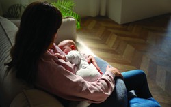 Trầm cảm vì áp lực làm mẹ hoàn hảo