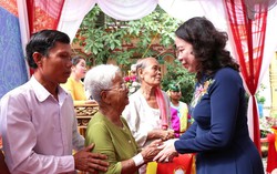 Phó Chủ tịch nước Võ Thị Ánh Xuân dự Ngày hội Đại đoàn kết toàn dân tộc tại Vĩnh Long