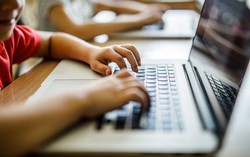 Cần tăng cường "vaccine số" cho trẻ em tự bảo vệ trên không gian mạng