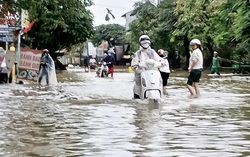 TP Huế chịu trận lụt thứ 4 chỉ trong 1 tháng
