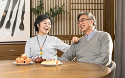 Tránh "khoảng trống bàn ăn" khi con cái khôn lớn