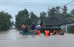 Đắk Lắk: Bộ đội Biên phòng khẩn trương sơ tán người dân và tài sản trong mưa lũ 