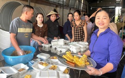 Phụ nữ Hà Tĩnh thắp lửa yêu thương giữa mùa mưa lũ