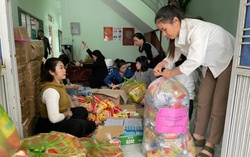 Hội LHPN tỉnh Đắk Lắk chung tay gửi 2.250 suất quà đến người dân bị cô lập do lũ 