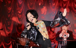 Thái Thùy Linh kết hợp Bolero với nhạc Jazz