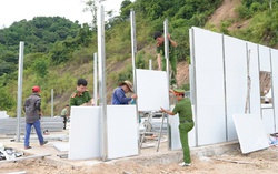 Người dân vùng lũ quét ở miền Tây xứ Nghệ mong sớm được an cư