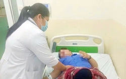 TPHCM: Hàng chục công nhân, học sinh nhập viện nghi ngộ độc thực phẩm