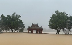 Huế: Hơn 54.600 ngôi nhà bị ngập, hàng chục điểm sạt lở do mưa lũ