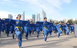 Hơn 60.000 học sinh TPHCM đồng diễn võ nhạc Vovinam cùng xác lập kỷ lục thế giới