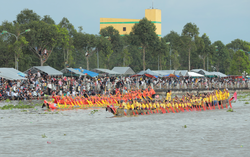 Sự trỗi dậy mạnh mẽ của phái nữ trên đường đua ghe Ngo