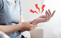 Đau tê ngón tay, cô gái trẻ phát hiện mắc bệnh gây ra tình trạng "ăn cắp máu" 