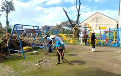 Các cấp Hội LHPN Gia Lai khẩn trương hỗ trợ người dân khắc phục hậu quả bão số 13