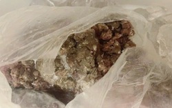 Công an vào cuộc vụ thực phẩm có dấu hiệu ôi thiu tại bếp ăn Trường Tiểu học Kim Quan