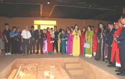 Cận cảnh trang sức, đồ đồng - đá quý hiếm hàng nghìn năm tuổi của người Việt cổ