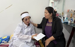 Chủ tịch Hội LHPN tỉnh Gia Lai thăm hỏi các gia đình nạn nhân cơn bão số 13