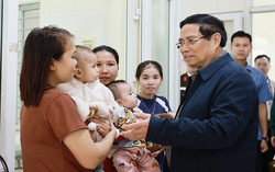 Thủ tướng thăm cán bộ, nhân dân xã biên giới Yên Khương của tỉnh Thanh Hóa