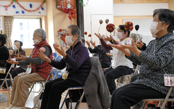 Phụ nữ Nhật Bản trong vòng xoáy chăm sóc và cô đơn tuổi già