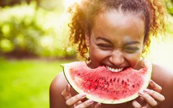 Gợi ý 5 loại thực phẩm giúp cải thiện tâm trạng